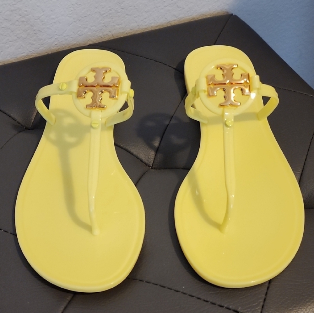 NWT Tory Burch Yellow Sandals with Glossy Finish